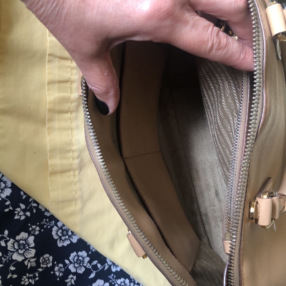 Prada nude color handbag - Picture 5 of 10